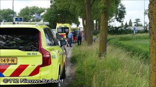 MMT 08-903 en Ambulance 21-111 met spoed naar en van een ongeval aan de lietingstraat in Haren