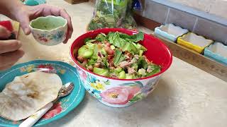 Ensalada  de Atún, tómate y pepino sin mayonesa.