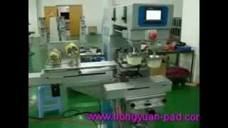 Pad printing machine with independent pad movement