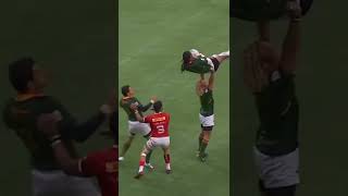 This is the speed and unbelievable strength of the rugby players ##rugbyunion #rugby7 #ytshort #yt