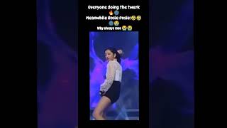 BLACKPINK Twerking #blackpink #jisoo #지수 #kimjisoo #jisooedit #fancam #rosé #lisa #jennie #fyp #kpop