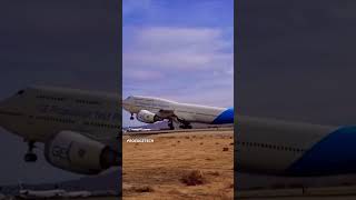 Boeing 747 Jumbo Jet With a Large Engine !!! #boeing #planes #tech #ge #generalelectric #jet #engine