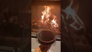 Cozy winter evening. Relaxing/Fireplace/Wine.#shorts #shortvideo #winter #relax #fireplace #wine