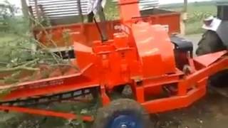 Destroying karuvelam tree easily by tractors || கருவேலமரத்தை வேரோடு அளிக்கும் காணொளி.