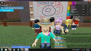 PLAYING GUESS THE DRAWING WITH FRIEND IN ROBLOX