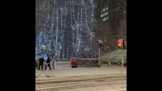 Heavy Snow ❄️ in London #shorts #snowinginlondon #snowstorm