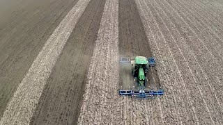 Preparing soil | John Deere 6150R & VSS Agro seedbed combination | De Biostee