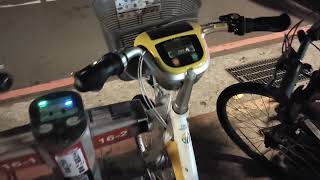 笨笨的人把YouBike 2.0硬塞進1.0停車柱