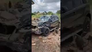 Car Wash Attendant Crashes A Client’s Benz On His Way To Get Soap In Edo State