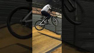 Le Skatepark du Stride Bikepark Indoor 😁👌🔥 #bike #bikepark #backflip #360 #stride #mountainbike