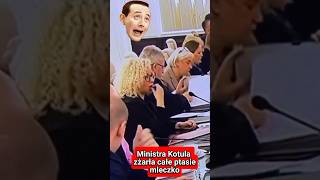 Ministra Kotula - zżarła  ptasie mleczko!