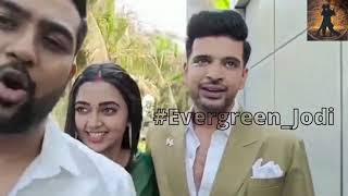 Tejasswi Prakash Karan Kundra Ko Dance Deewane Juniors Ki Press Conference Mai Milne Pahochi Romance