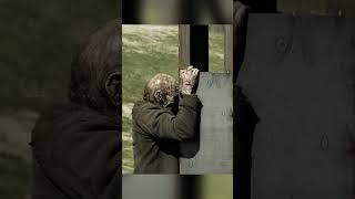 Variant walker Climbs The Wall | The Walking Dead #shorts