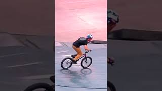 Incrível Proeza De BMX!