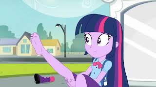 Human Twilight wiggles her toes