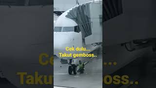 Cek dulu.. Takut Gembos .. #airbus #boeing #garuda #garudaindonesia