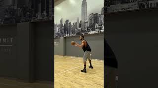 Ben Simmons trains his jump shot (which he will never use in a game)