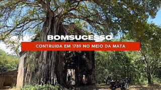 110-E chegamos as ruínas antiga igreja do bom sucesso que é sustentada por uma arvore em Lucena PB