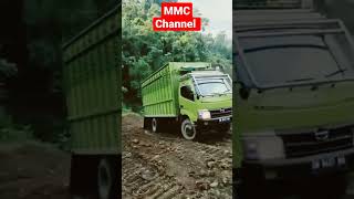 Truck gagal menanjak