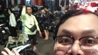 Nyari baju Thrfthing di Senen Malam Hari