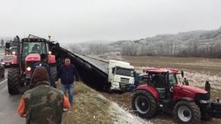 Kamion sletio s kolnika kod Banićevaca 2