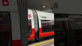 ÖBB - красивий поїзд Австрії.