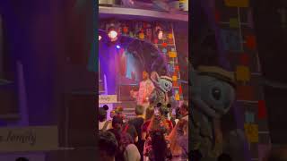 Stitch starts a dance party at Disneyland!