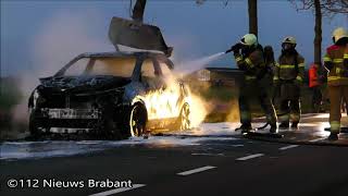 politie met spoed naar autobrand aan de beemdweg in Herpen + beelden terplaatse