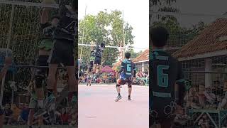 Sendy si setter cerdik dan licik miliki lompatan tinggi dan pukulan yang keras #volly