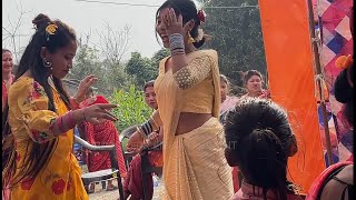 Tharu Wedding Dance In Bhoojpuri Song Kamariya Lachake re.