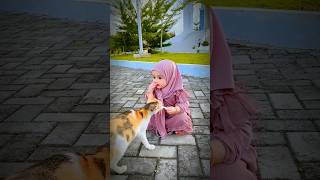 Mashallah ❤️ | SubhanAllah 😍 | Cute baby playing cat😻 #shorts #viral #islam #baby