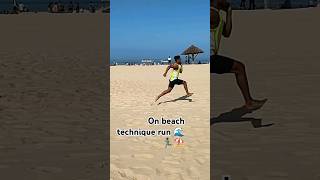 on beach technique run 🌊⛱️🏃#athlete #beach #running #shorts #viral #sports #youtubeshorts#motivation