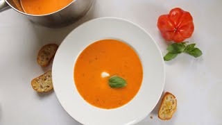 SOPA DE TOMATE ASSADO COM MOZZARELLA E MANJERICÃO