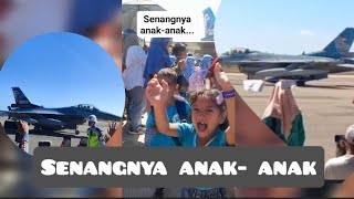 Senang-Nya anak anak dan Masyarakat umum melihat Jet tempur dan Pesawat C-130 Hercules Milik TNI AU