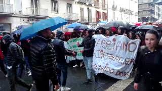 Le scuole di Avellino in piazza