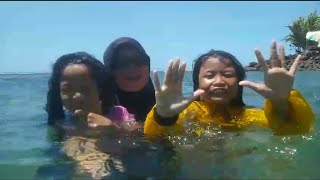 Bareng Keponakan Nyebur di Pantai Kelapa Jangkung Anyer Banten