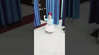 मेरा डांस🤣🤣🤣 #dance #viral Cute baby dance video #lovely #shorts@cutext @TCMViralVideo95