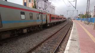 [ 12862 ] KACHEGUDA - VISAKHAPATNAM SF EXPRESS LHB TRAIN WITH WAP-7 LOCOMOTIVE EMPTY TRAIN