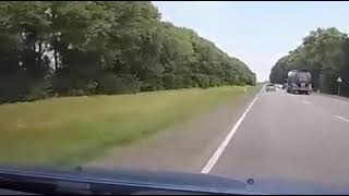 Russia: Car rolls over after avoiding an overtaking car