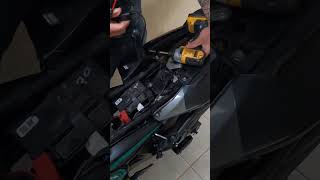 Así se instala un cargador para motocicleta #moto #motorcycle #bike #motovlog #pulsar #pulsarns200