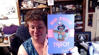 ArwenTalks: Hip  Chick Tarot Unboxing (Schiffer 2018)