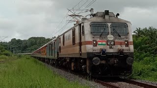 Speedy 04559 Kerala Sampark Kranti Superfast Special Towards Kasaragod |Erode WAP7 30749|KalanadHalt