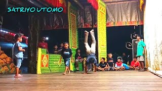 KEREN !!! Bocil - bocil pada latihan salto di atas panggung ketoprak SATRIYO UTOMO sebelum dimulai