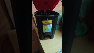 Dustbin automatically open/close