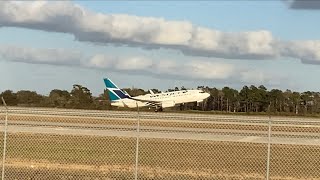 Westjet  - Boeing 737 take off from Orlando