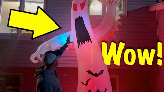 Check out this HUGE inflatable Ghost!  Wow!