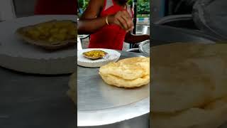 35₹ में 3 भटूरे #chholebhature अचार, प्याज़ और मिर्च #kolkata #streetfood