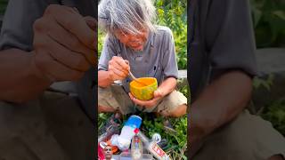 Grandpa ate papaya for the first time art 😥😥😥#shorts #bushcraft