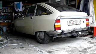 the citroen GS getting out of garage