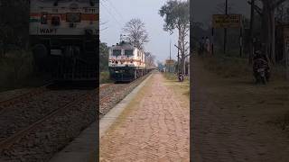 Train Horn Sound Effect Comparison RPM WAP7 39229 and HWH WAP4 22363 at Speed